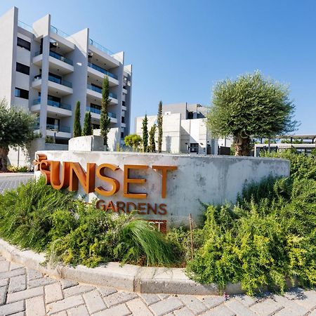 Sunset Gardens - Holiday Apartments - By Tlv Living Limassol Exteriör bild